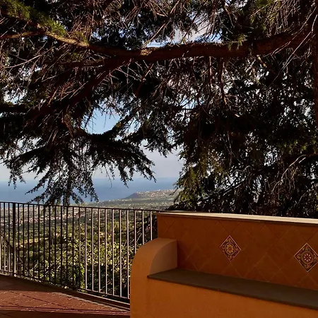 Tenuta Kiwi Dell'etna